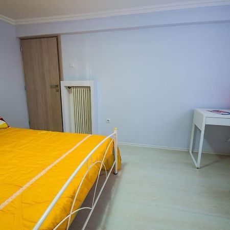 2 Bedrooms Apartment Close To Metro Dafni In Atenas Exterior foto