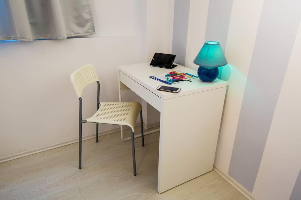 2 Bedrooms Apartment Close To Metro Dafni In Atenas Exterior foto