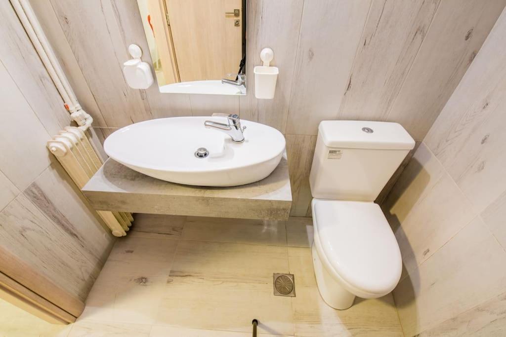 2 Bedrooms Apartment Close To Metro Dafni In Atenas Exterior foto