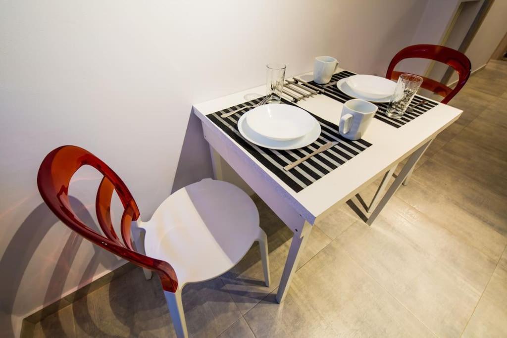 2 Bedrooms Apartment Close To Metro Dafni In Atenas Exterior foto